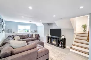 2010 Windsor Rd, Linden, NJ 07036 - Photo 7