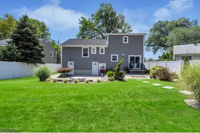 2010 Windsor Rd, Linden, NJ 07036 - Photo 15