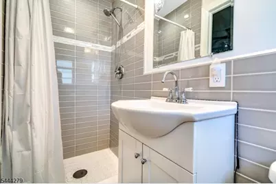 2010 Windsor Rd, Linden, NJ 07036 - Photo 11