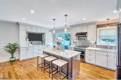 2010 Windsor Rd, Linden, NJ 07036 - Photo 5
