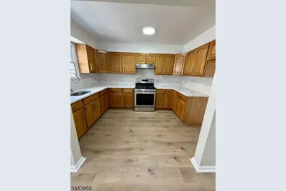 16 E Kinney St, Newark, NJ 07102 - Photo 13