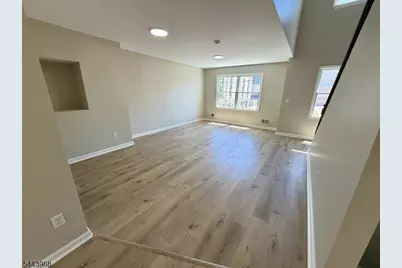 16 E Kinney St, Newark, NJ 07102 - Photo 5