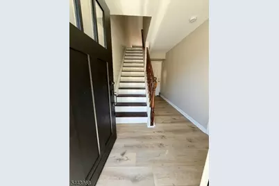 16 E Kinney St, Newark, NJ 07102 - Photo 3