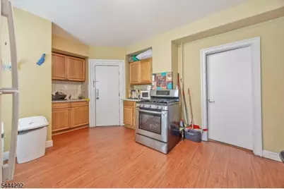 9 Vreeland Ave #4, Passaic, NJ 07055 - Photo 11