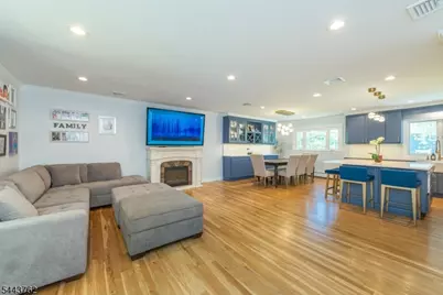 7 Wolf Pl, Parsippany, NJ 07054 - Photo 3