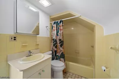 81 Huron Ave, Clifton, NJ 07013 - Photo 15