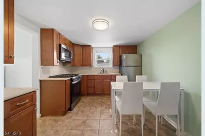 81 Huron Ave, Clifton, NJ 07013 - Photo 11
