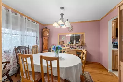 606 Knopf St, Linden, NJ 07036 - Photo 9