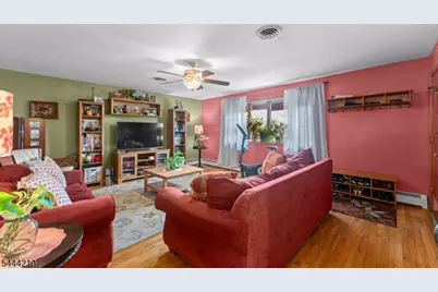 606 Knopf St, Linden, NJ 07036 - Photo 5