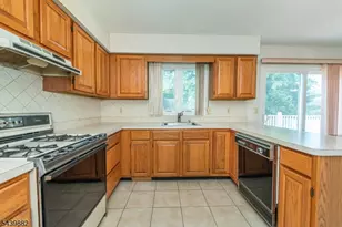 6 John St, East Hanover Township, NJ 07936 - Photo 3