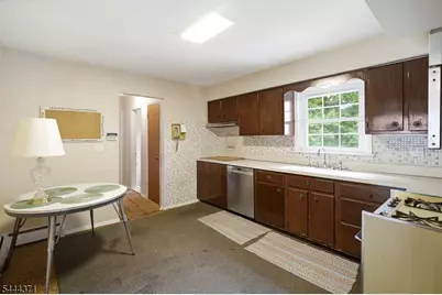 378 Forest Hill Way, Mountainside, NJ 07092 - Photo 5