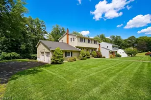 378 Forest Hill Way, Mountainside, NJ 07092 - Photo 3