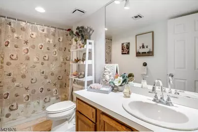 48 Quartz Ln, Paterson, NJ 07501 - Photo 17