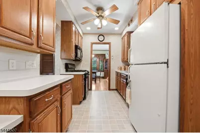 16 Arlington Ave, Caldwell, NJ 07006 - Photo 7