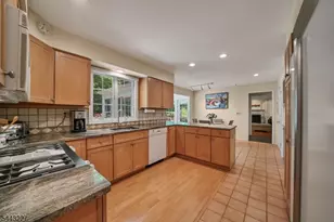 277 Fairview Ave, Washington Township, NJ 07853 - Photo 5