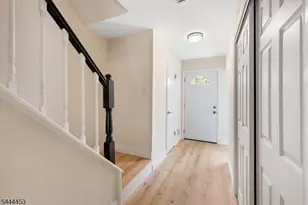 51 Chelsea Ct, Franklin Township, NJ 08823 - Photo 13