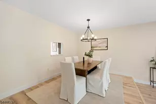 51 Chelsea Ct, Franklin Township, NJ 08823 - Photo 7