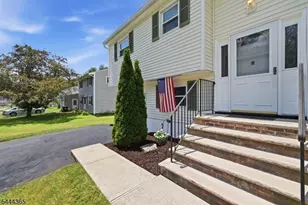 9 Brearly Crescent, Mount Olive, NJ 07836 - Photo 3