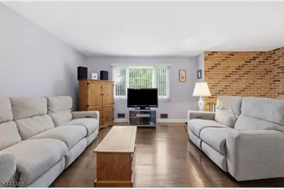 9 Brearly Cres, Mount Olive, NJ 07836 - Photo 5