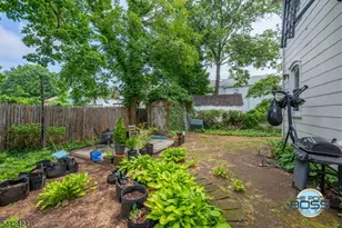 33 Monroe Pl, Bloomfield, NJ 07003 - Photo 21