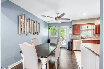 561 Rogers Dr, Roxbury Township, NJ 07850 - Photo 5