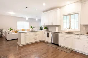67 Bluffs Ct, Hamburg, NJ 07419 - Photo 7