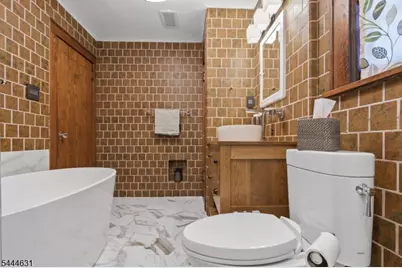 1030 Sterling Rd, Union Township, NJ 07083 - Photo 33