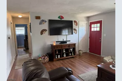 36 Maplewood Ave, Woodbridge Township, NJ 07067 - Photo 15