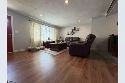 36 Maplewood Ave, Woodbridge Township, NJ 07067 - Photo 17