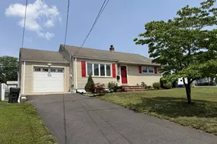36 Maplewood Ave, Woodbridge Township, NJ 07067 - Photo 3