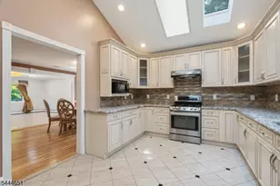 25 Cleveland Ave, East Hanover Township, NJ 07936 - Photo 7