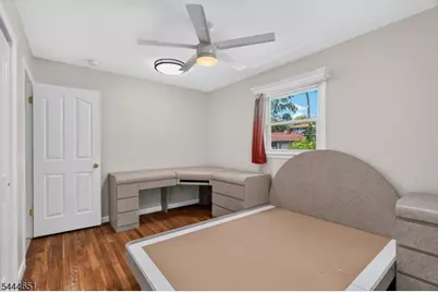 25 Cleveland Ave, East Hanover Township, NJ 07936 - Photo 23