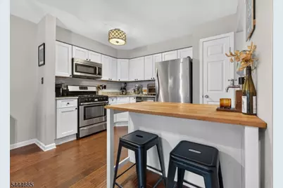 8 Saxonney Cir, Raritan Township, NJ 08822 - Photo 9