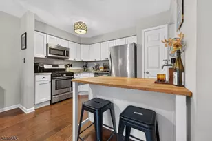 8 Saxonney Cir, Raritan Township, NJ 08822 - Photo 9