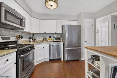 8 Saxonney Cir, Raritan Township, NJ 08822 - Photo 5