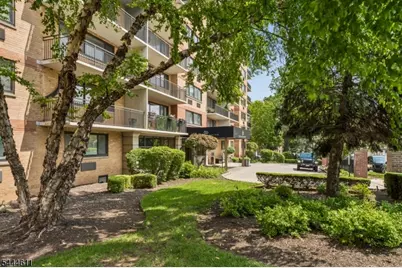 60 Parkway Dr, East Orange, NJ 07017 - Photo 17