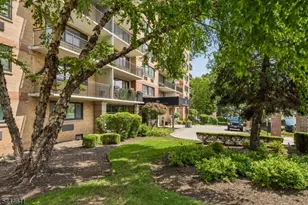 60 Parkway Dr, East Orange, NJ 07017 - Photo 17