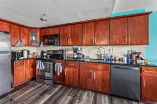 60 Parkway Dr, East Orange, NJ 07017 - Photo 5