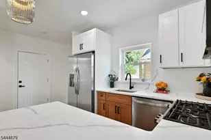 65 Eastern Pkwy, Newark, NJ 07106 - Photo 13