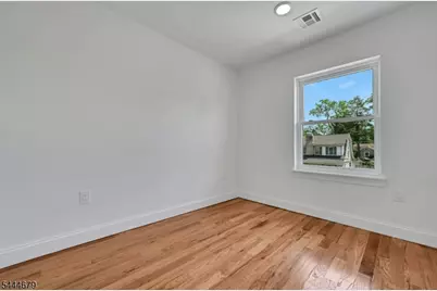 65 Eastern Pkwy, Newark, NJ 07106 - Photo 21