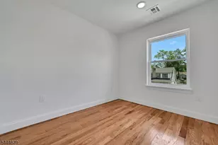 65 Eastern Pkwy, Newark, NJ 07106 - Photo 21