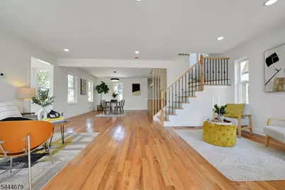 65 Eastern Pkwy, Newark, NJ 07106 - Photo 5