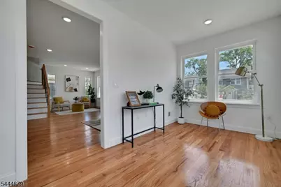 65 Eastern Pkwy, Newark, NJ 07106 - Photo 15