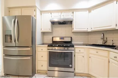 107 Rock Ledge Ter, Haledon, NJ 07508 - Photo 7