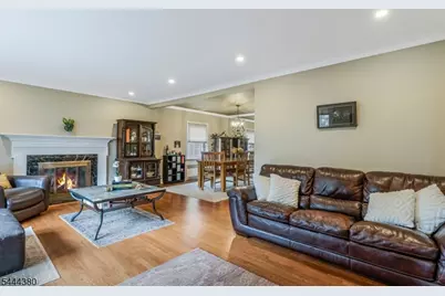 307 Minute Arms Rd, Union Township, NJ 07083 - Photo 5
