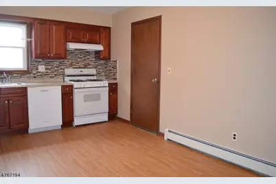 245 Orchard St, Elmwood Park, NJ 07407 - Photo 9
