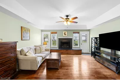 357 Cotswold Pl, Franklin Township, NJ 08873 - Photo 5