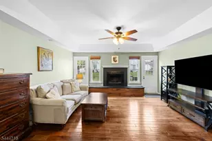 357 Cotswold Pl, Franklin Township, NJ 08873 - Photo 5