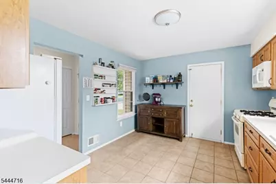 357 Cotswold Pl, Franklin Township, NJ 08873 - Photo 15