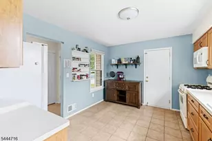 357 Cotswold Pl, Franklin Township, NJ 08873 - Photo 15